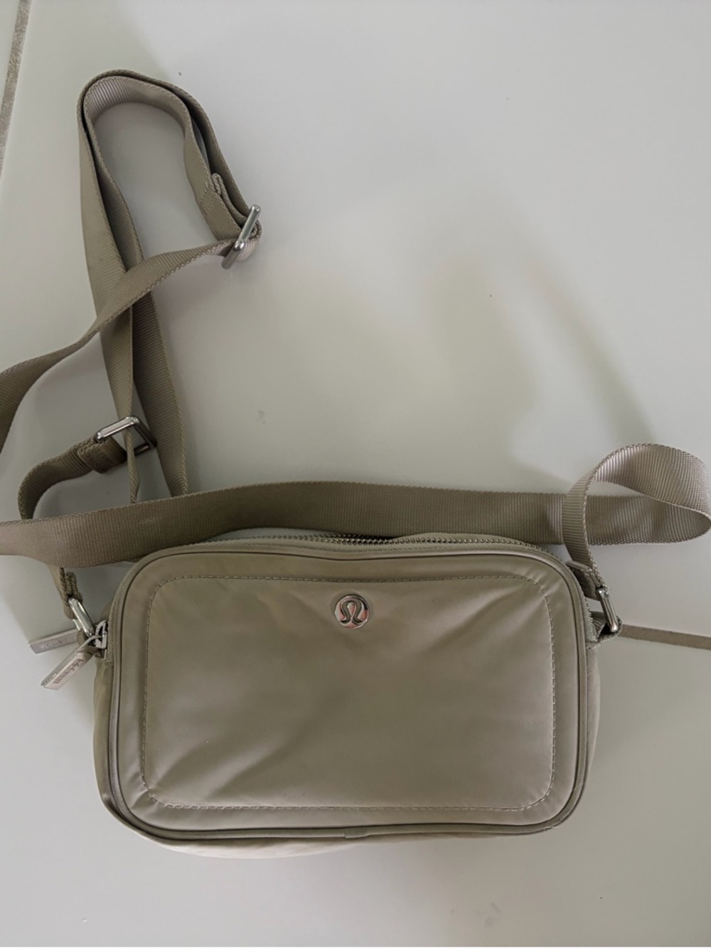 lululemon athletica Men's Belt Bag in Taupe